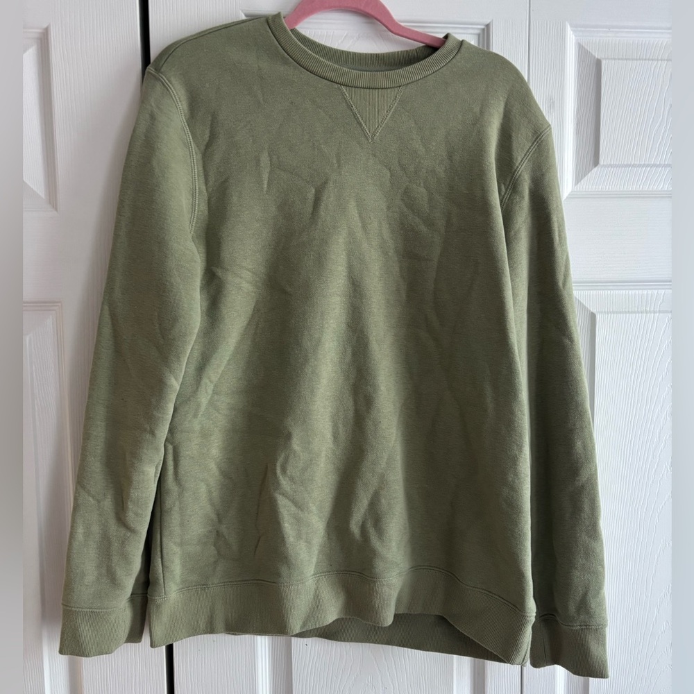 Mens dark green crew super soft inside💕